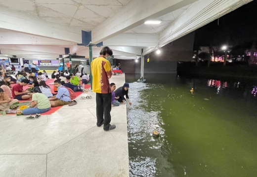 LINE ALBUM 81122 ๒๒๑๒๑๕ 7