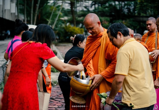 ทำบุญตักบาตรอาหารแห้ง  เพื่อถวายเป็นพระราชกุศลแด่ ในหลวงรัชกาลที่ 9 10/10/2568